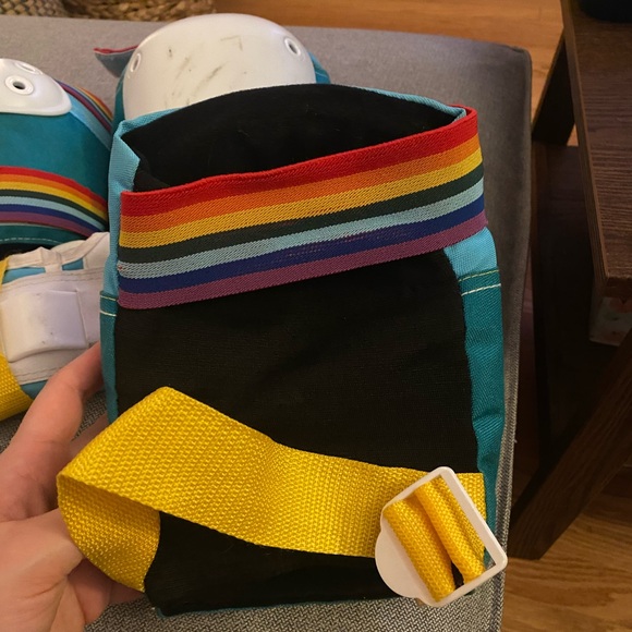 Moxi Skate Pads - Picture 4 of 14